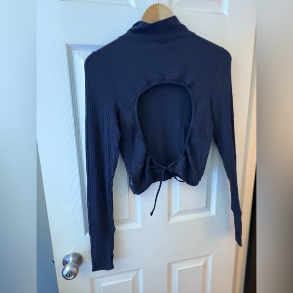 Free People NWOT movement deep navy mock neck open back xs top long sleeve - Picture 5 of 11